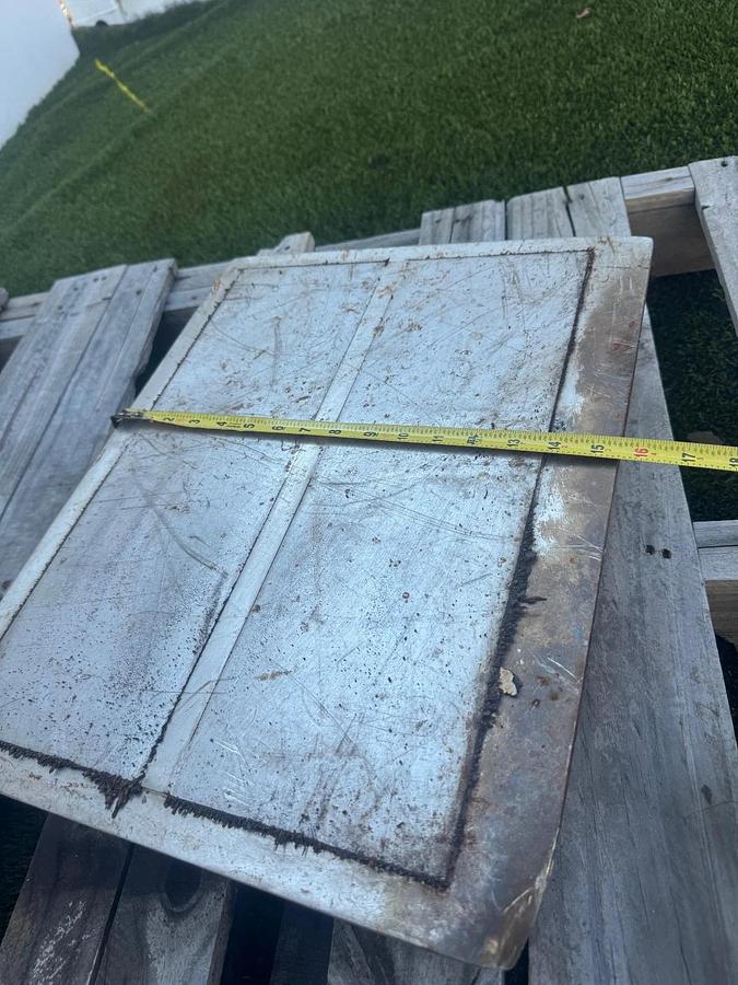 Used Suspension Magnet 20” x 15-1/2”, 4 Brackets on Back, Strong Pull