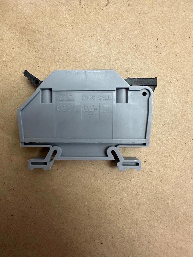 Used DINnectors DN-F10L Series: Euro S 4LH Fuse Terminal Blocks, Lot of 4 *NEW*