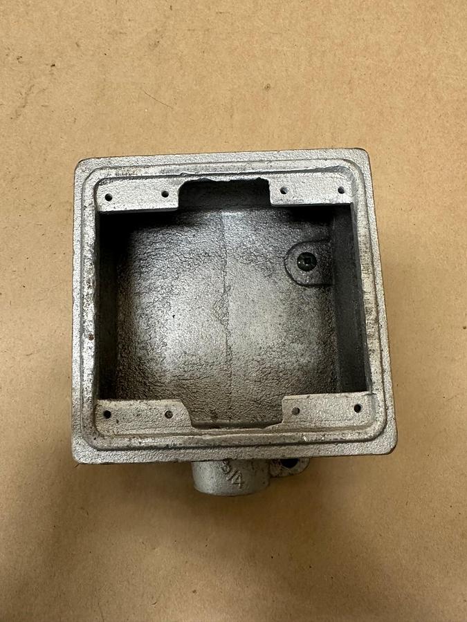 Used O-Z/Gedney FS 2-75 Iron Cast Junction Box 3/4” Hub