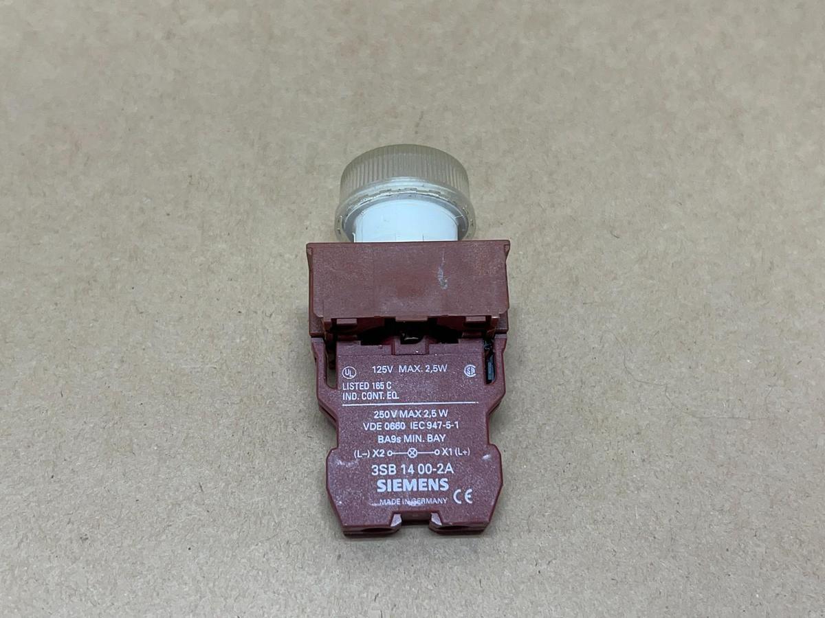 Used Siemens 3SB 1400-2A White Indicator Light w/ Contact Block