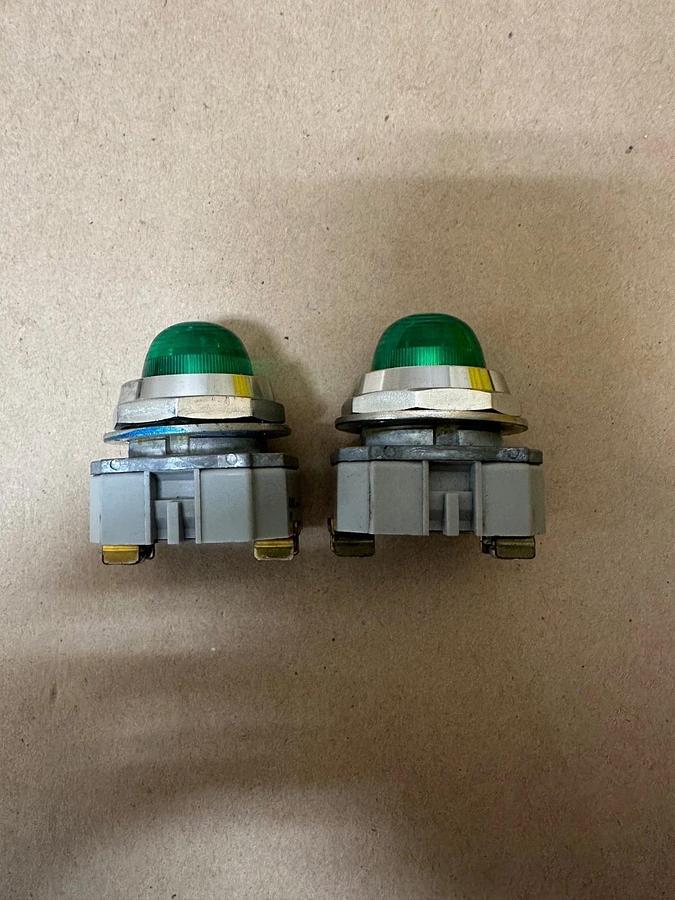 Used IDEC APD Green Pilot Light - Lot of 2