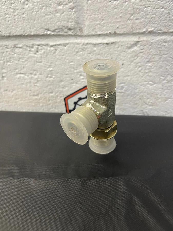 Used Parker 7/8” Seal-Lok-S Straight Thread Tee