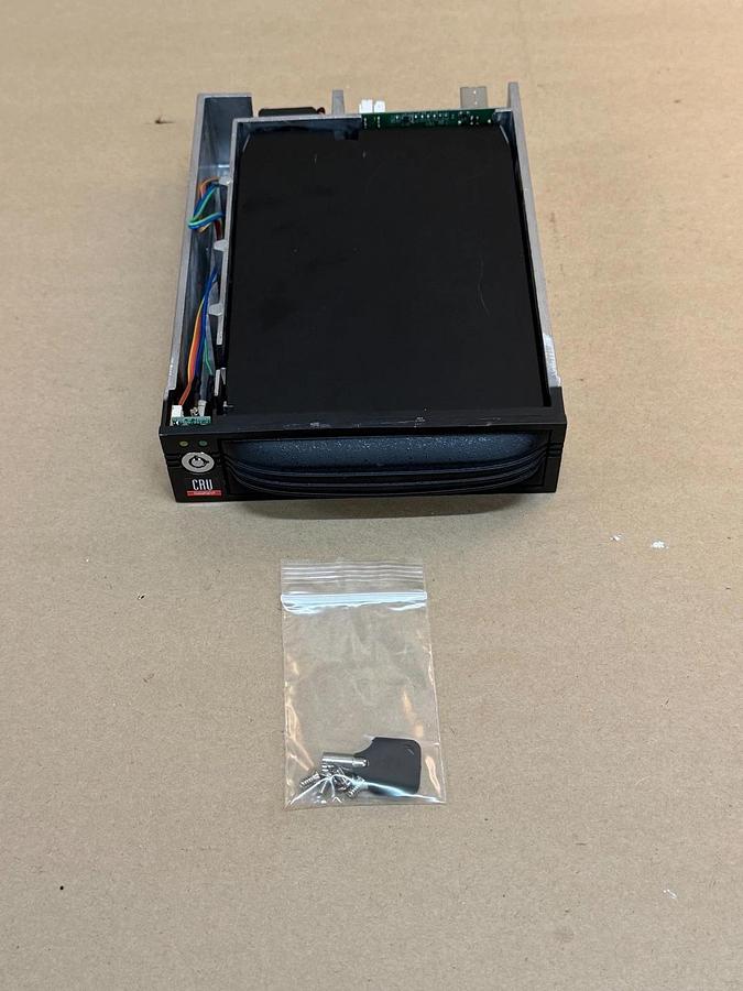 Used CRU Dataport 8441-7139-0500 Hard Drive Caddy Bay *NEW*