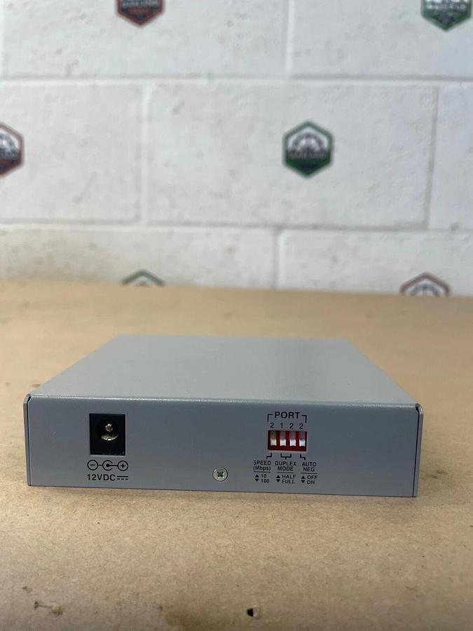 Used Allied Telesyn AT-FS201 Ethernet Switch