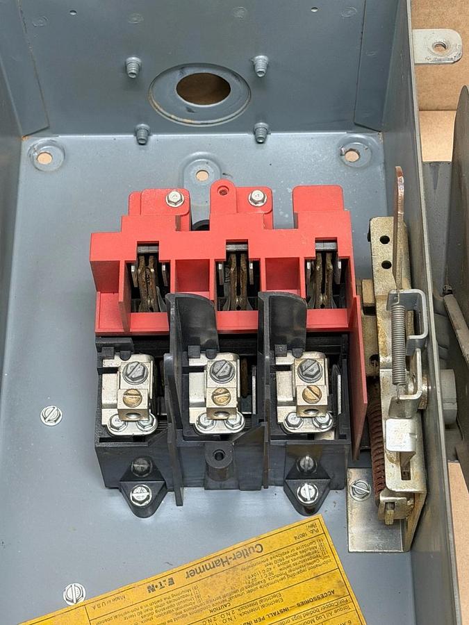 Used Cutler Hammer DH361URK Heavy Duty Safety Switch, 30A, 250VDC, 600VAC