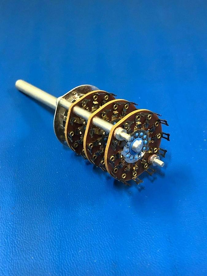 Used Centralab PA-1009 3 POL-11 POS Non-Shorting Phenolic (lot of 5)