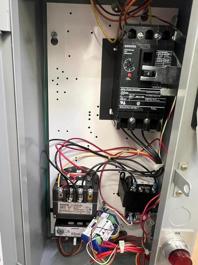 Used Siemens 18CSB92BF Combination Motor Starter, 600V, 3PH