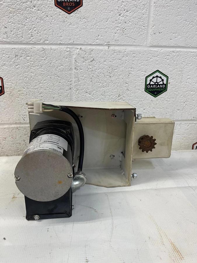 Used Bison 016-101-1369 Gear Motor, 115 Volts 60 Hz
