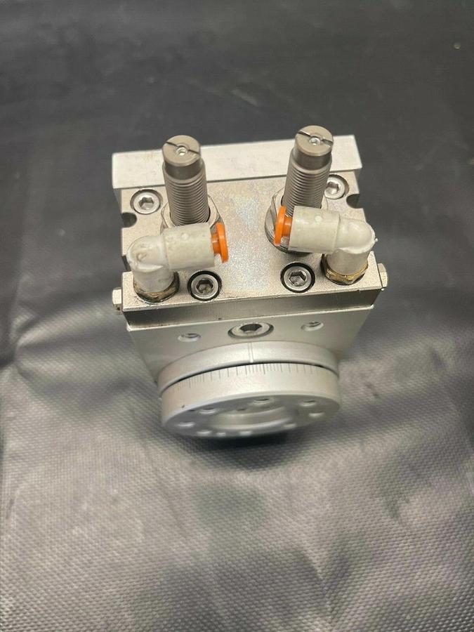 Used SMC MSQB30R Pneumatic Rotary Actuator, Basic Mount, 190 degrees of rotation