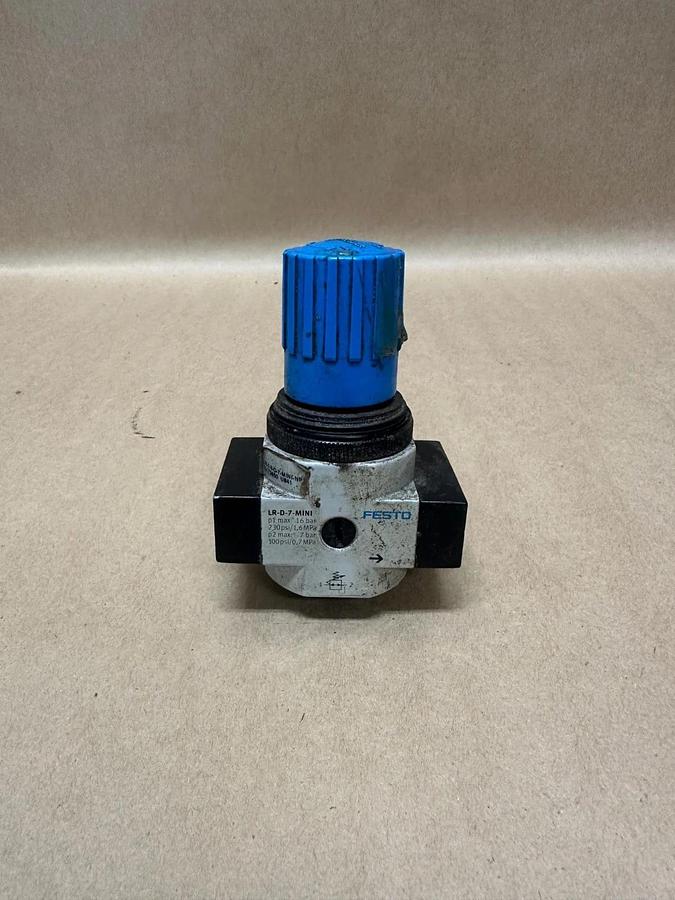 Used FESTO LR-D-7-MINI Pressure Regulator w/ FESTO 345 395 VD Pressure Gauge