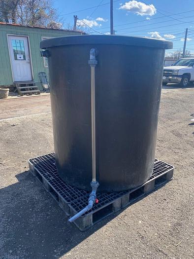 Used 2000 L (528 Gal) Polyethylene Vertical Liquid Storage Tank Diam: 50" Height: 5'