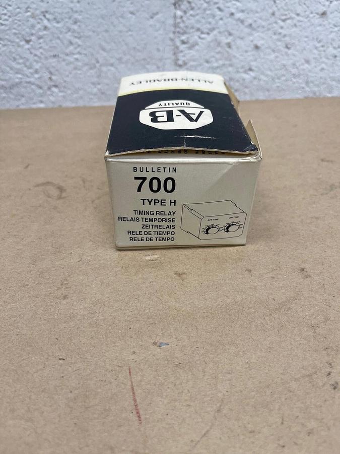 Used Allen-Bradley 700-HV32AA1 Ser A Repeat Cycle Timer, Type H, 50/60Hz, 1/4HP 10A