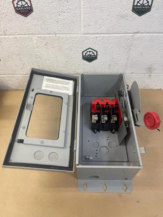 Used Eaton DH362UDKW Windowed Heavy Duty Safety Switch 3-Pole Non-Fusible 60A 600V