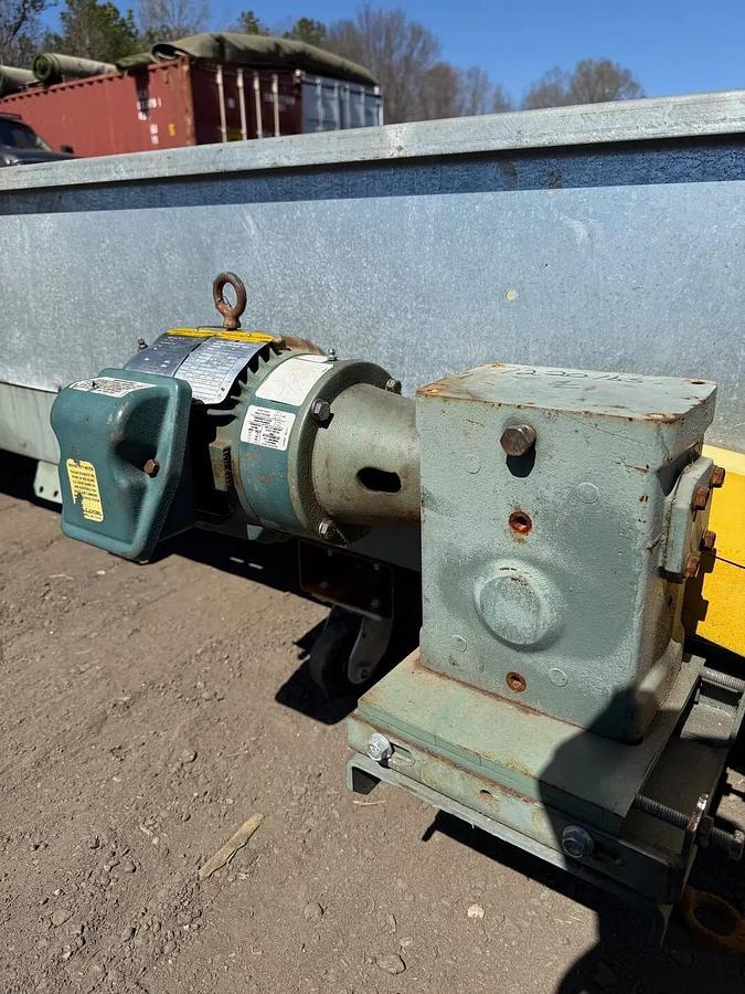 Used Conveyor Belt W: 38” L: 198” Longitudinal Groove Belt, 1 Hp Motor, 4A Gearbox