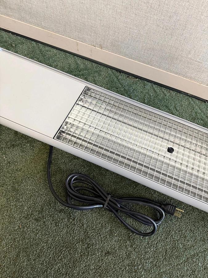 Used Lista 8784-1 Dual Fluorescent Lamp, Workbench Light Fixture 6' Long