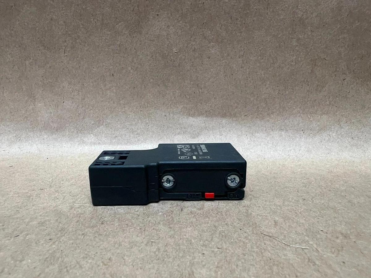 Used Siemens 6ES7 972-0BA52-0XA0 Connector - Lot of 4