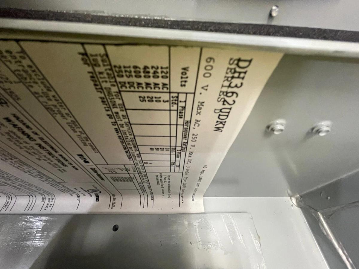 Eaton DH362UDKW Windowed Heavy Duty Safety Switch 3-Pole Non-Fusible Ser C 60A
