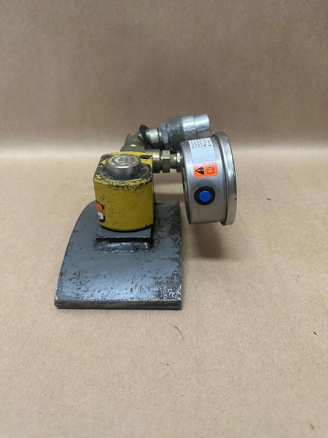 Used Enerpac RC50 Hydraulic Cylinder w/ ReliaMark G250LM143000LRM Gauge