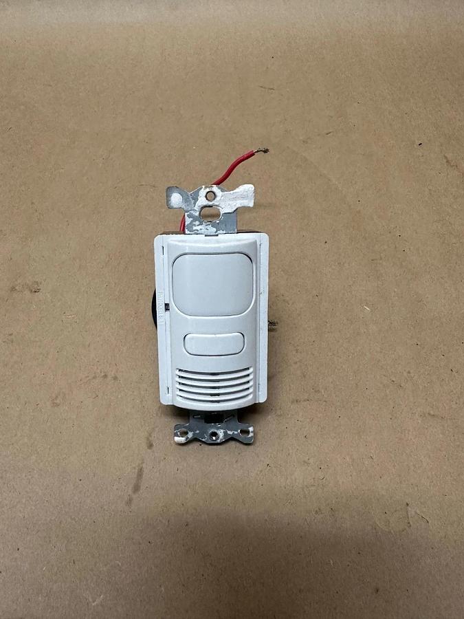 Used Hubbell LHMTS1-G-WH 1 Button Wall Switch Occupancy Sensor