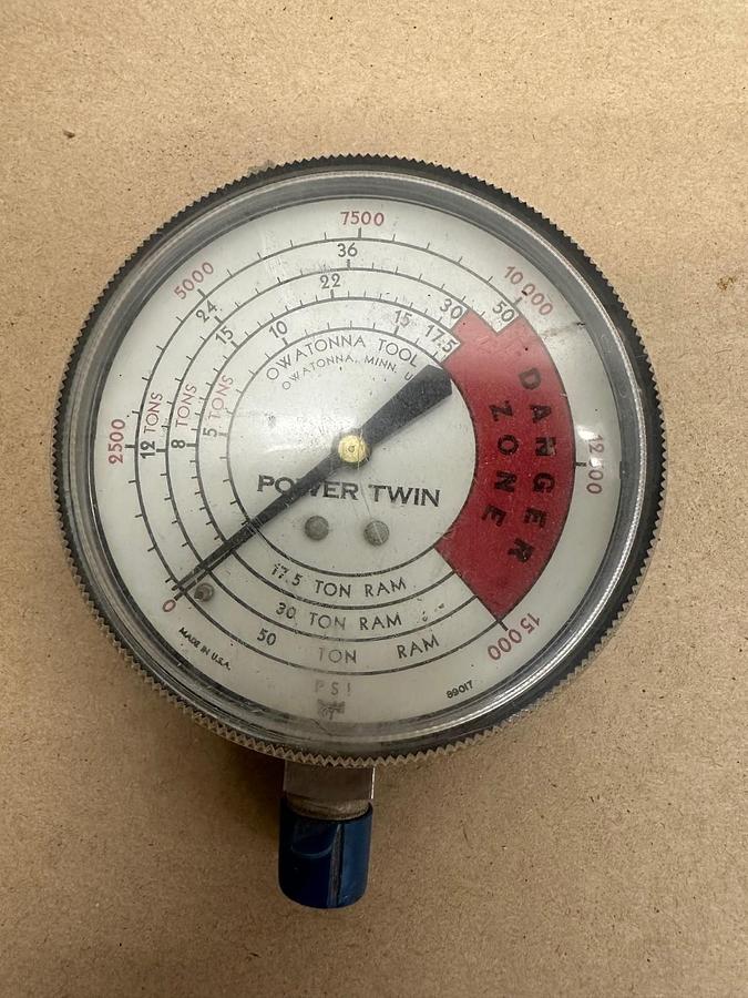 Owatonna Tool Company 89017 Power Twin Pressure Gauge *NEW*