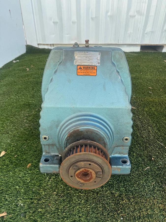 Used SEW Eurodrive DFV132S4 AC Motor 7.5HP @ 1720 RPM, SEW RX107DV132S4, 3.38:1 Ratio