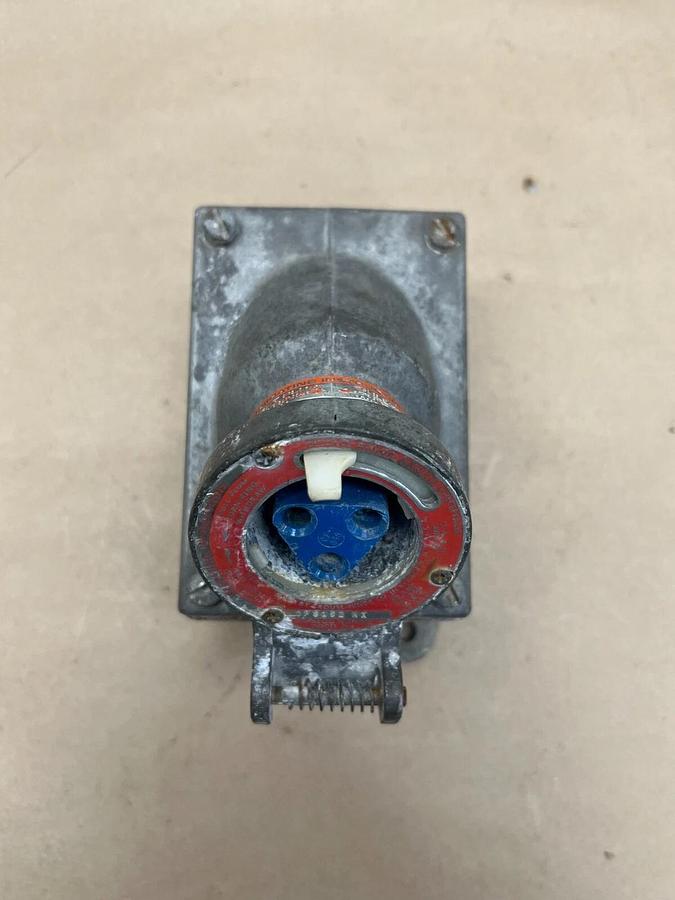 Used Crouse-Hinds CPS152NX Delayed Action Arktite Receptacle, 20 A