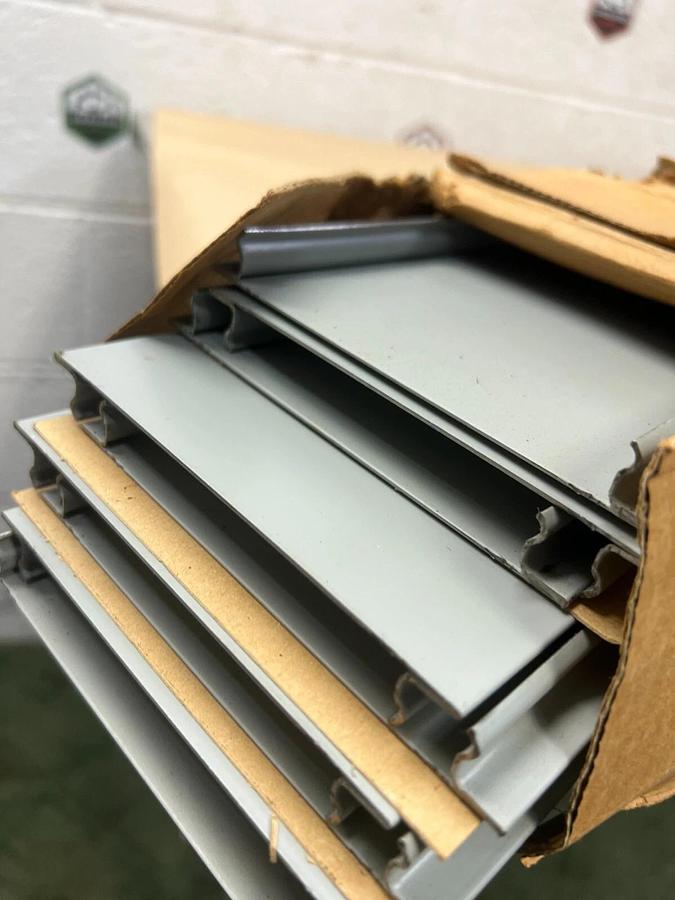 Wiremold G4000C Wire Ducting and Raceways (5) 10 ft lengths