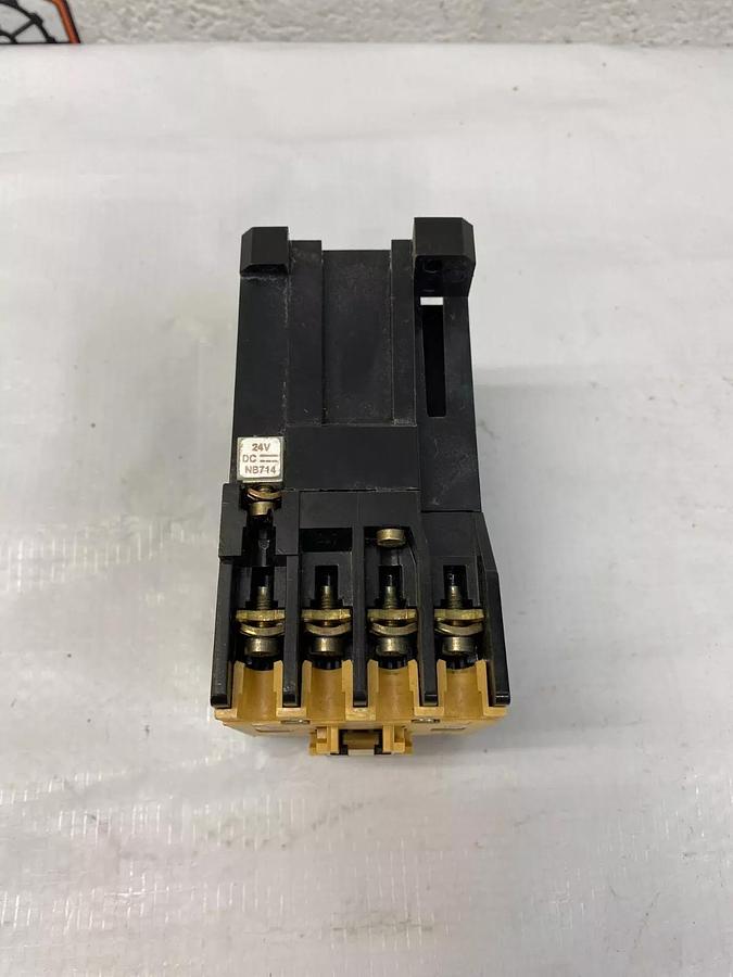 Used Allen-Bradley 100-A18NZ*3 Series B Contactor