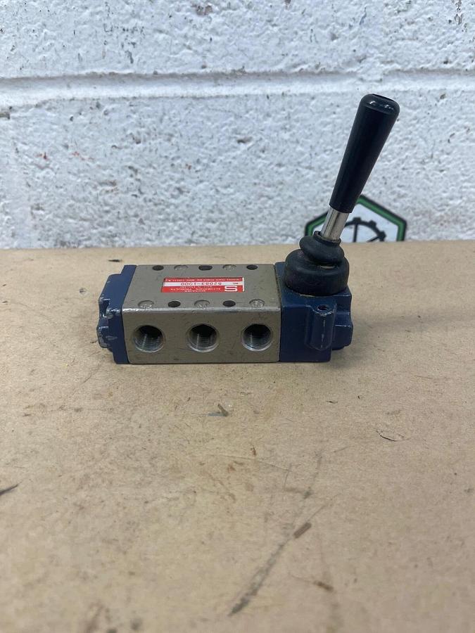 Used Schrader Automation 52083-1000 Directional Control Valve