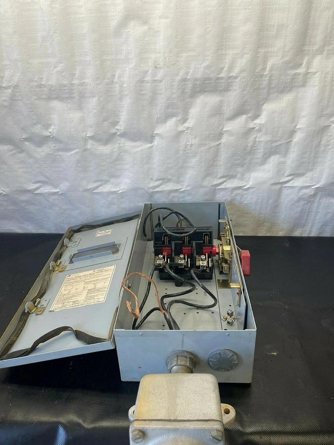Used General Electric THN3362JW Safety Switch Model: 10, 60 Amp