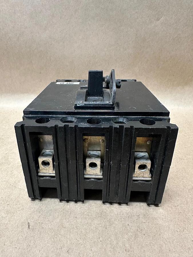 Used Square D LL-1939 15A 3 Pole Circuit Breaker