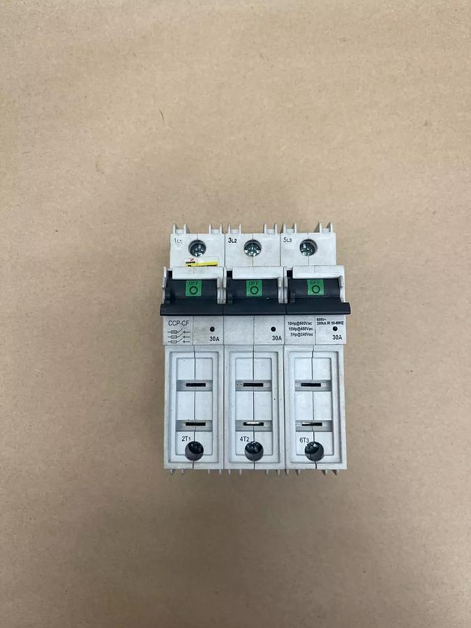 Used Cooper Bussmann CCO-3-30CF Fusible Disconnect Switch, 600 VAC, 30 A, 3-Pole