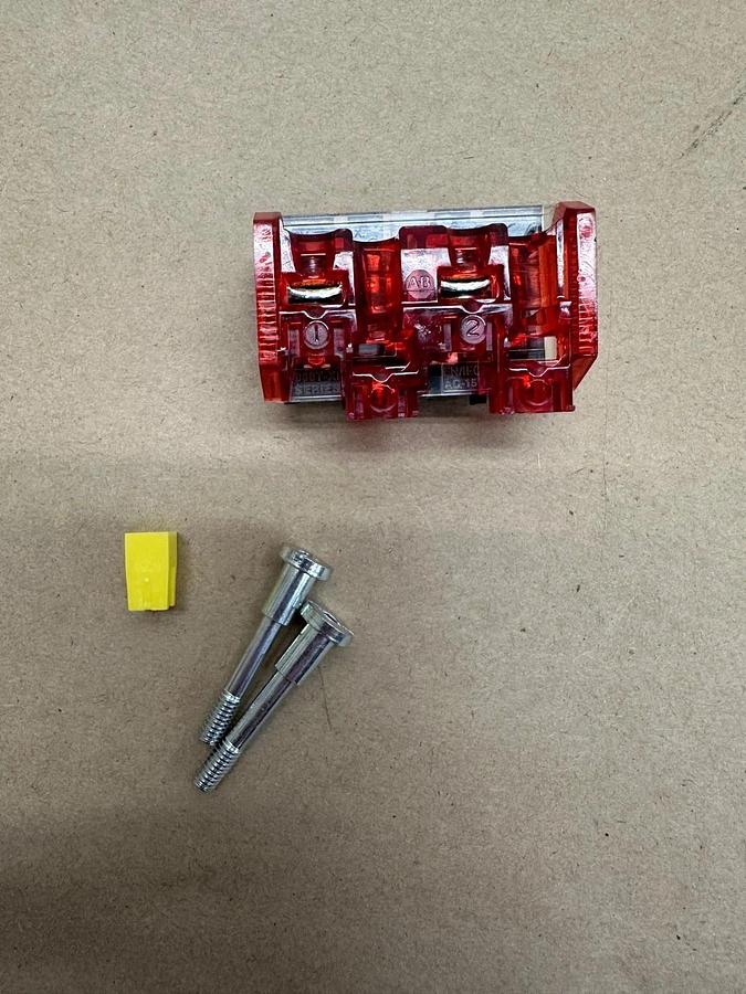 Used Allen Bradley 800TC-XD2 Contact Block *NEW*