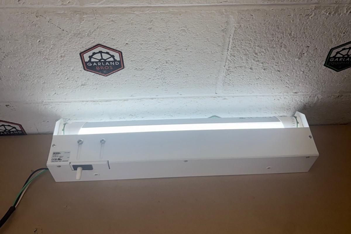 Saginaw (SCE) SCE-LF18NO, LED Light 18”, 120-230VAC, 50/60Hz, 700 Lm, 8W