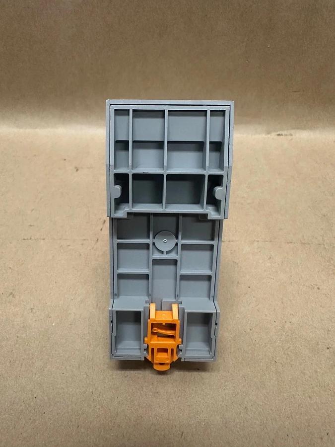 Used Phoenix Contact 2903692 Switching Relay w/ RIF-3-BSC/ 2x21 Relay Base