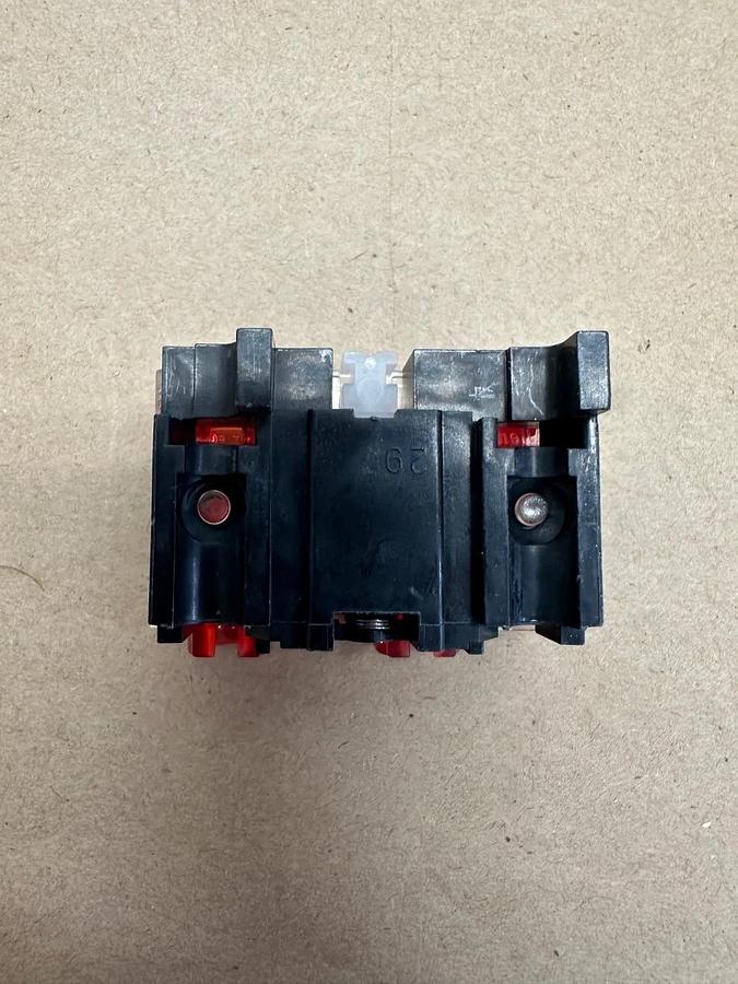 Used Allen Bradley 800TC-XD2 Contact Block *NEW*