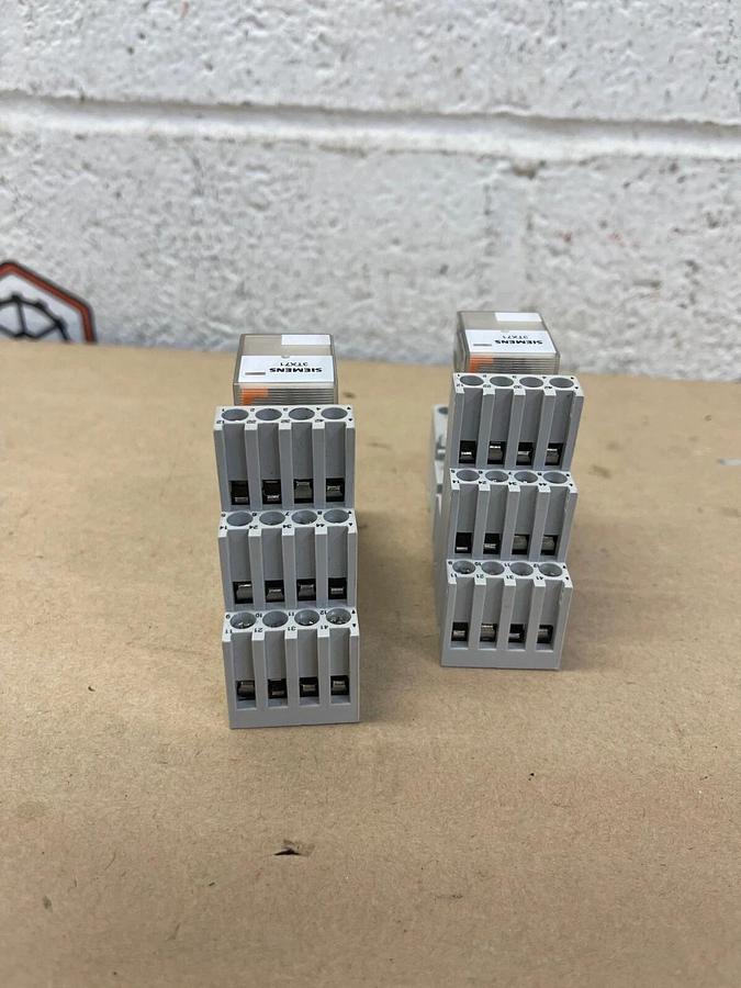 Used Siemens 3TX7144-4E5, Socket 10A 300V w/ Siemens 3TX7111-3DC03C Relay - Lot of 2