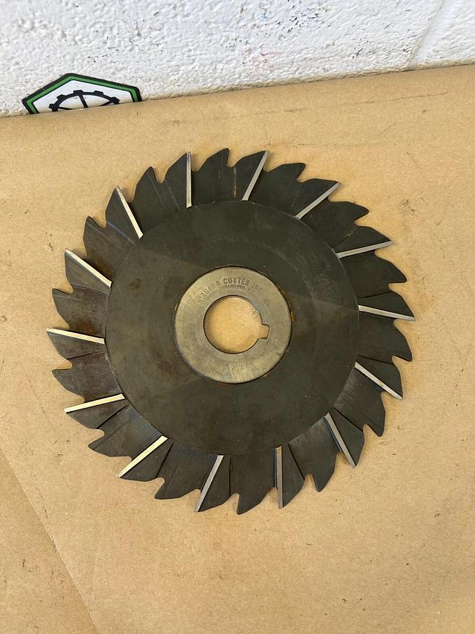 Used Niagara Cutter 8x1/4 Milling Cutter w/ 28 Teeth