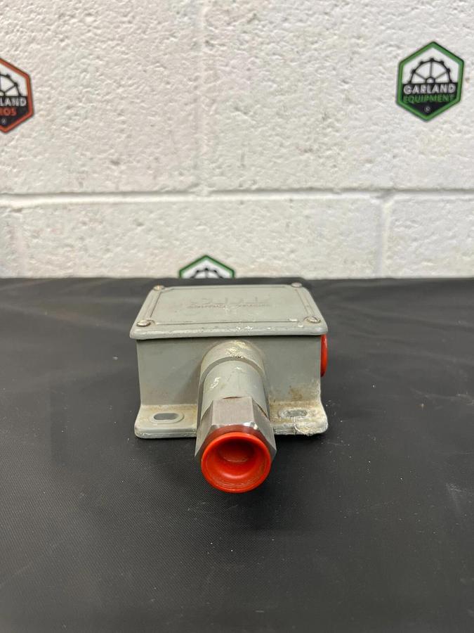 Used SOR 9NN-K5-M4-C2A-RR Pressure Switch 200-1,000 PSI