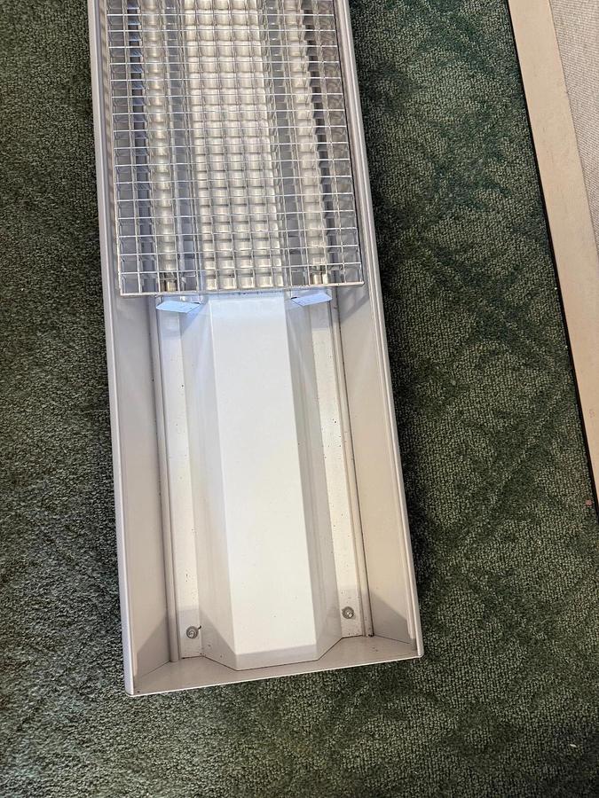 Used Lista 8784-1 Dual Fluorescent Lamp, Workbench Light Fixture 6' Long