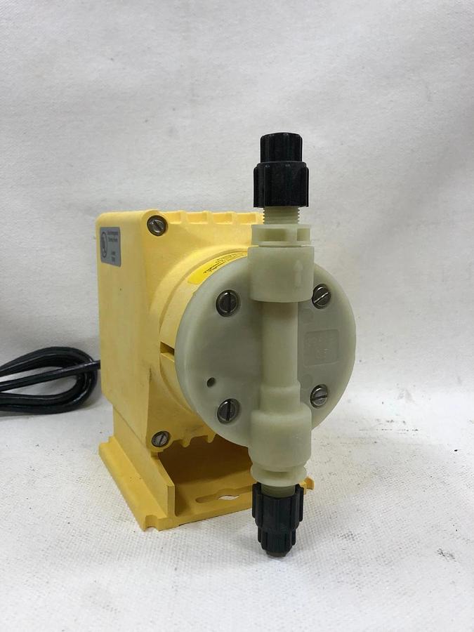 Used LMI Milton Roy P041-151 Metering Pump *NEW*