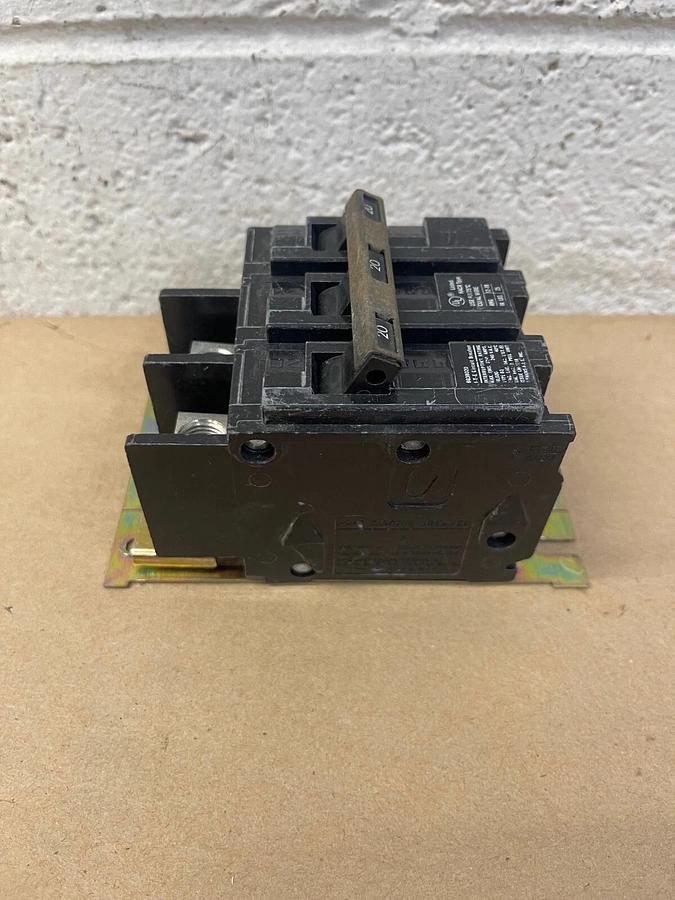 Used Siemens BQ3B020, I-T-E Circuit Breaker, 3-pole, 240 VAC
