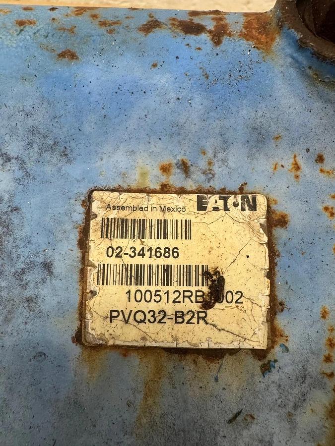 Used Eaton PVQ32-B2R Hydrualic Piston Pump 02-341686