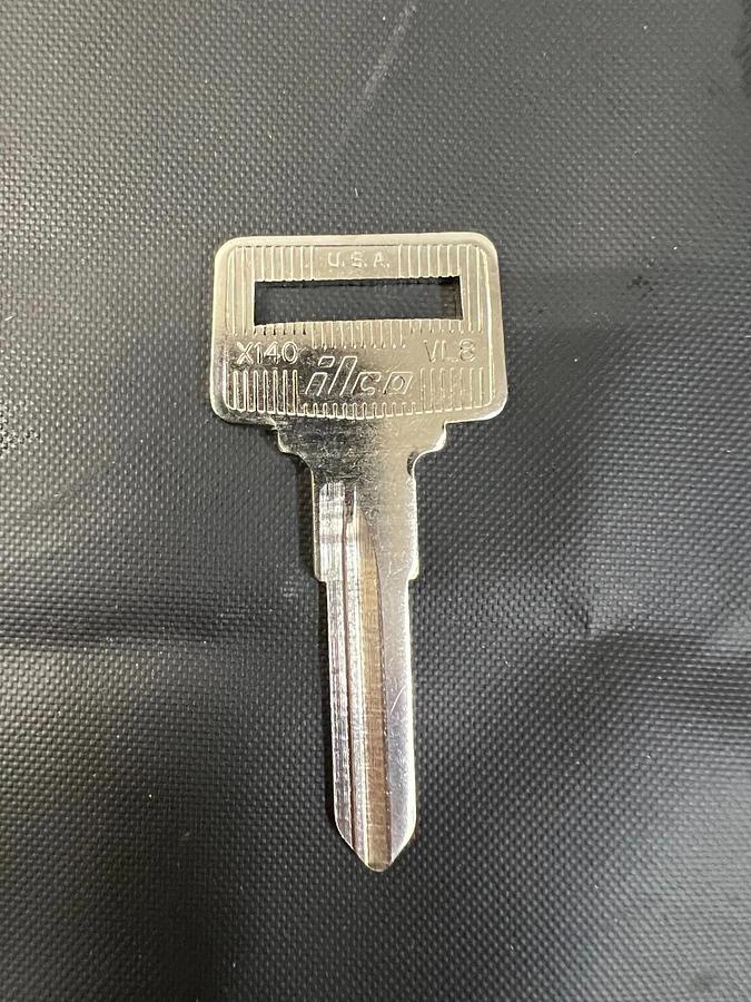 Used Ilco X140 VL8 Key Blanks for Volvo - Lot of 10