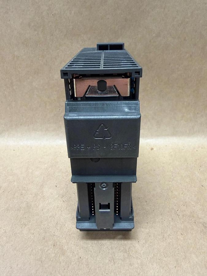 Used Siemens 6ES7 322-1HH00-0AA0 SIMATIC S7 Output Module