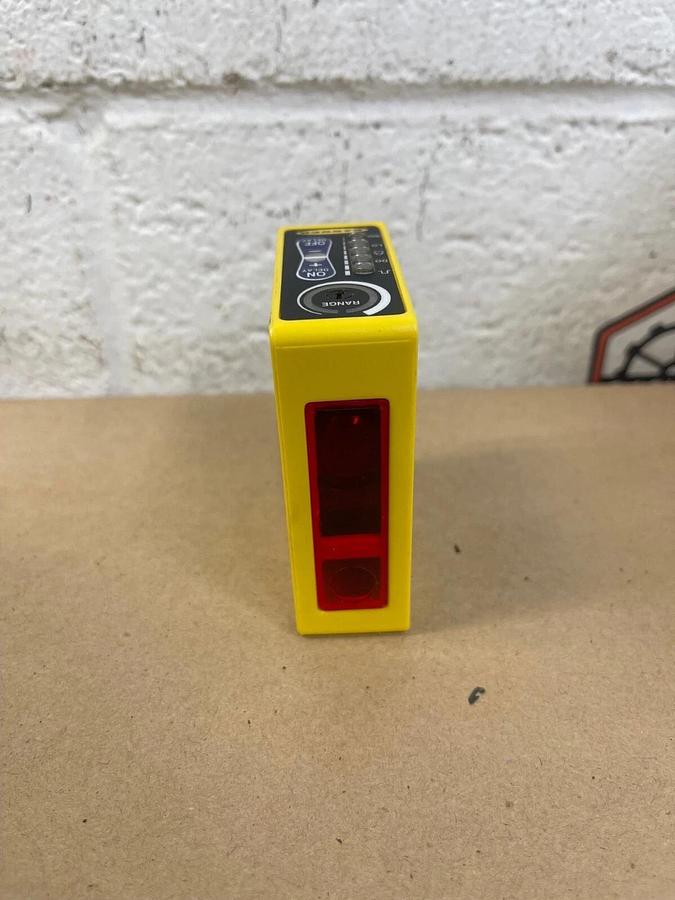 Used Banner Q60BB6LAF2000Q Proximity Photoelectric Sensor, Class 2 Laser Product