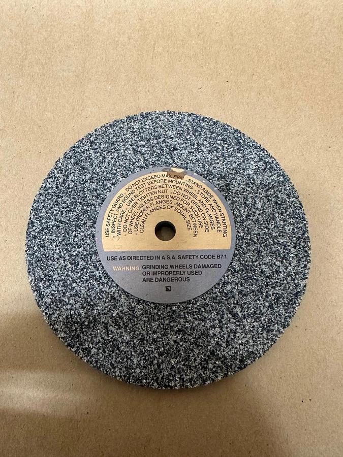 Used Dumore Corp 774-0110 Aluminum Oxide 46 Grit 5”x3/8”x3/8” Grinding Wheel *NEW*