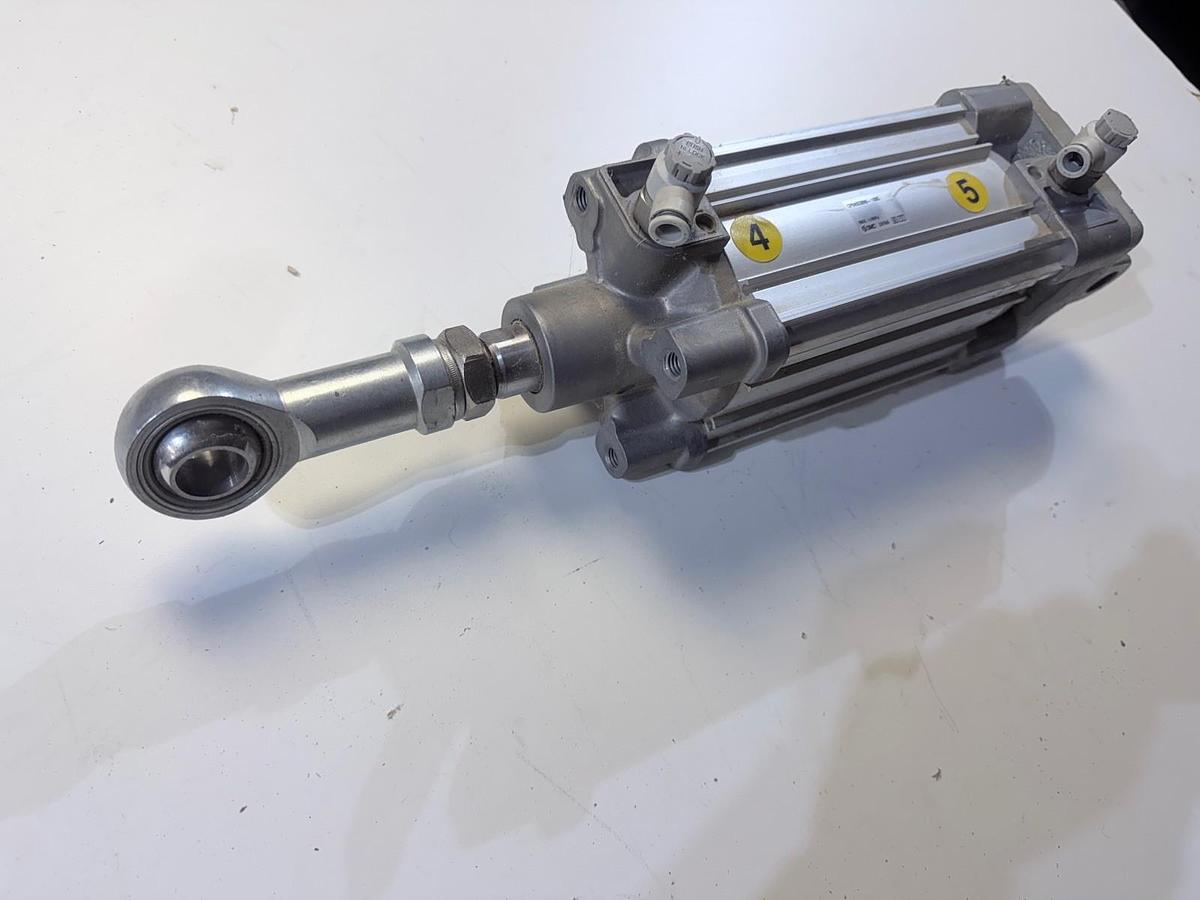 Used SMC CDQ2A40-10DC Compact Cylinder Pneumatic Compact, 1.0 MPa