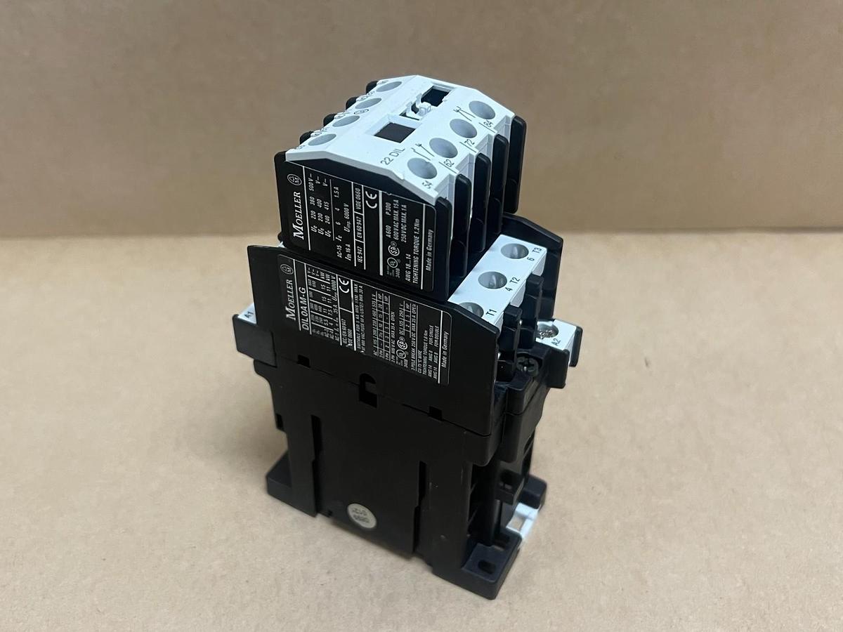 Used Moeller DIL0AM-G 3PH Power Contactor w/ 22 DIL Aux Contact Block