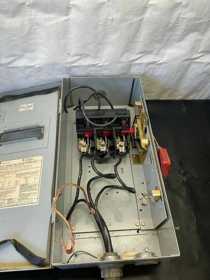 Used General Electric THN3362JW Safety Switch Model: 10, 60 Amp